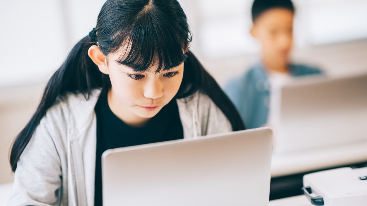 真剣にAI開発やUnityを学ぶ中高生